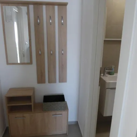 Wioletta Ciovo Okrug Gornji Trogir