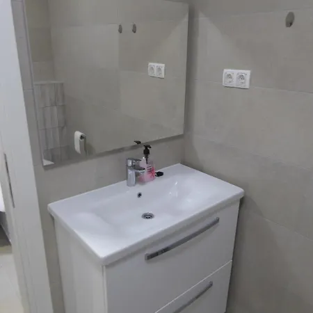 Wioletta Ciovo Okrug Gornji