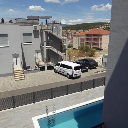 Wioletta Ciovo Okrug Gornji Apartman *