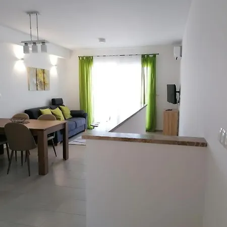 Apartment Wioletta Ciovo Okrug Gornji *